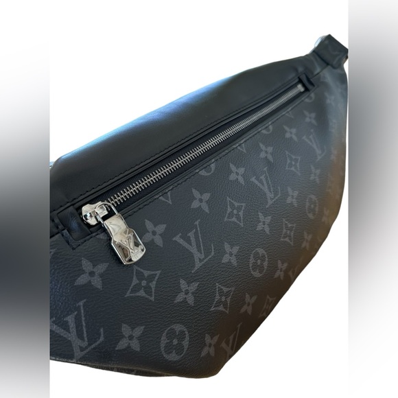 Louis Vuitton Monogram Eclipse Discovery Bumbag - Picture 9 of 11